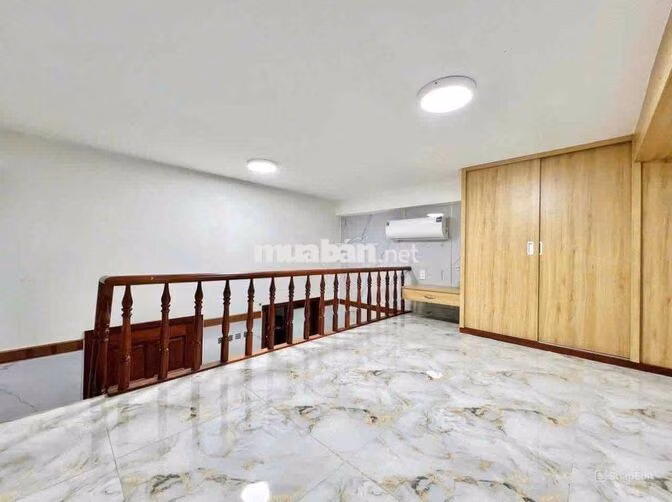 CHO THUÊ PHÒNG TRỌ GÁC CAO TONE GỖ THOÁNG / CÓ THANG MÁY + HẦM XE