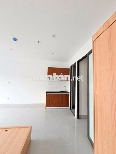Cho thuê phòng mới, Đủ đồ, Cửa sổ, Ban công thoáng. Giá 3tr8