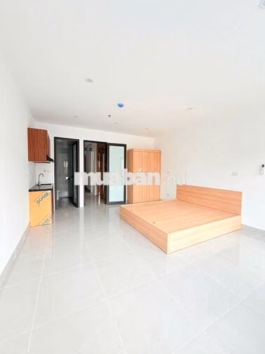 Cho thuê phòng mới, Đủ đồ, Cửa sổ, Ban công thoáng. Giá 3tr8