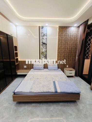 Bán nhà Q12, có thể thương lượng,nội thất cao cấp, có sân đỗ oto