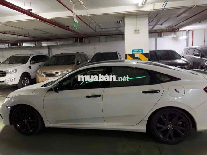 Honda Civic RS 2019 Trắng 70.000 km