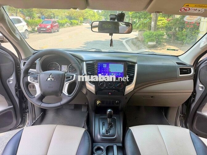 Mitsubishi Triton 2.5L AT 2017 Xám Tự động