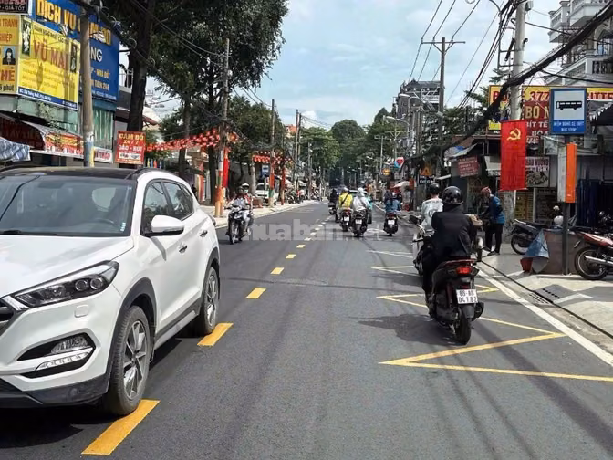 GẤP hơn 7 tỷ có nhà 4lầu HXH Thống Nhất 60m2 tiện làm VP gần Nguyễn Du
