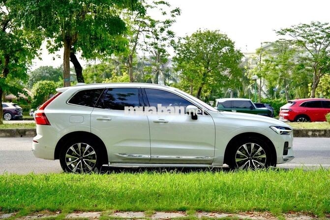 Volvo XC60 2023 Trắng Malaysia