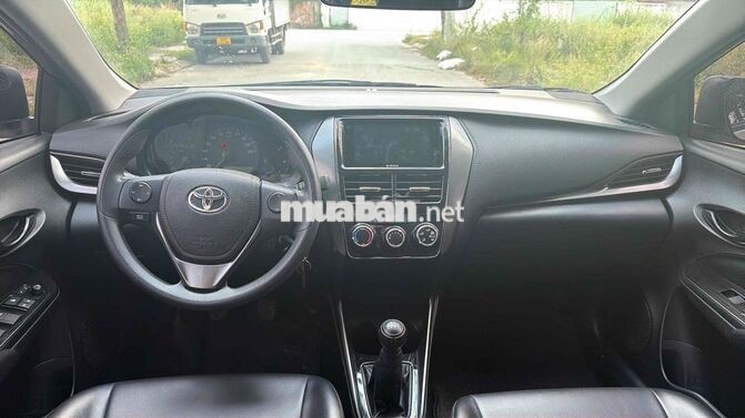 Toyota Vios Vàng cát 2025