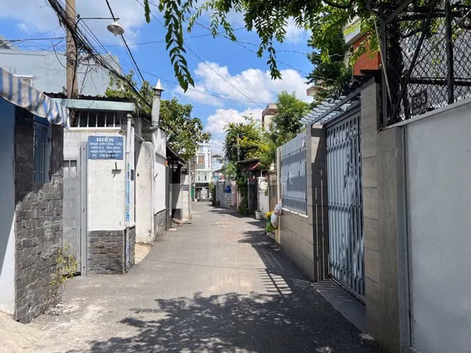 BÁN NHÀ HẺM XE HƠI ĐƯỜNG TAM HÀ, P. TAM PHÚ, THỦ ĐỨC. 96M2, C4, 6.3 TY