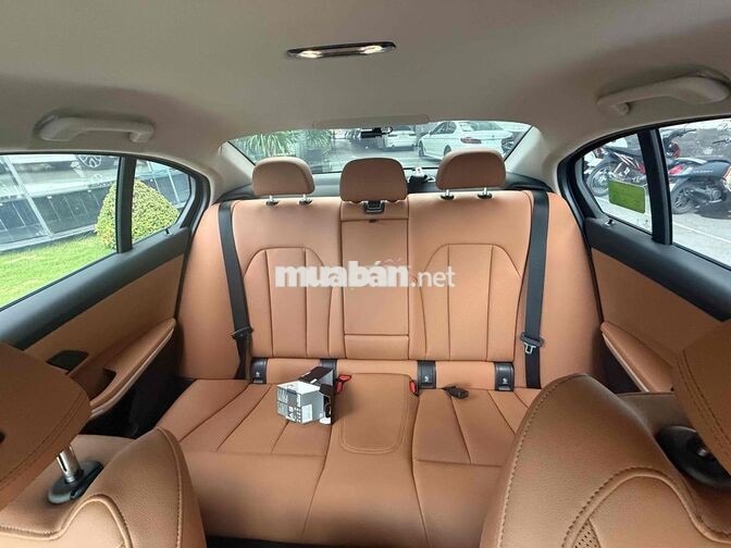 BMW 320i Sport Line 2024