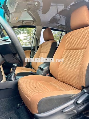Toyota Innova 2016 Số sàn