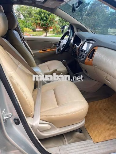 Toyota Innova G 2010 Bạc 7 chỗ