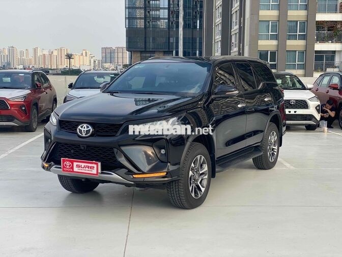 Toyota Fortuner Legender 2025 2.7V 4x4 AT Đen