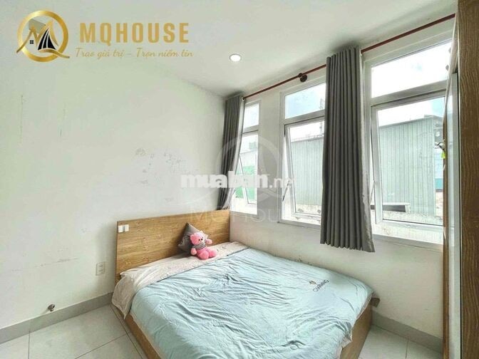 CĂN HỘ BAN CÔNG NGAY VINCOM PHAN VĂN TRỊ - QUA ĐH VĂN LANG -IUH GẦN