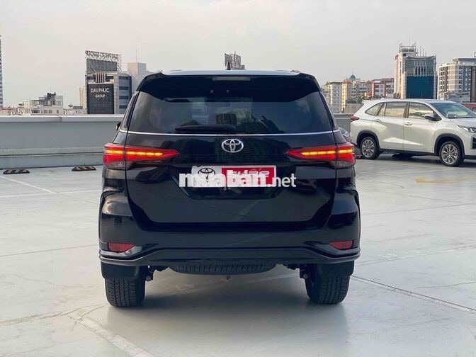 Toyota Fortuner Legender 2025 2.7V 4x4 AT Đen