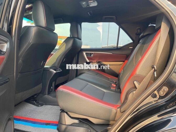 Toyota Fortuner Legender 2025 2.7V 4x4 AT Đen