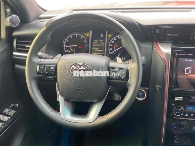 Toyota Fortuner Legender 2025 2.7V 4x4 AT Đen