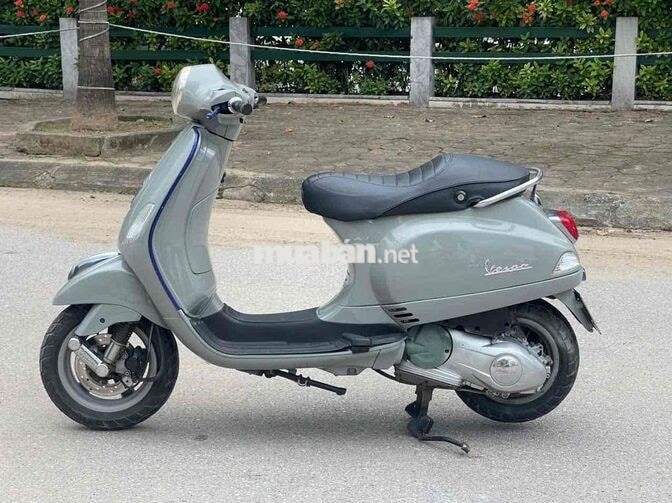 Piaggio Vespa 3vie Xám