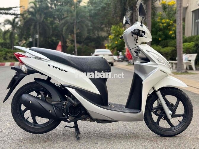 Honda Vision 2013 Trắng BSTP chính chủ nguyên zin