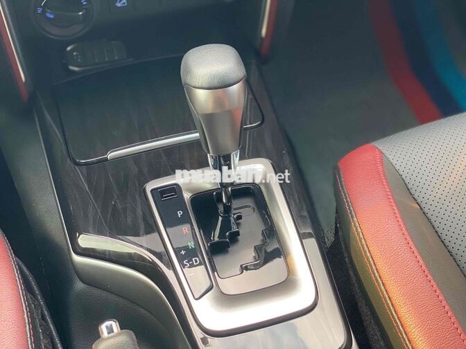 Toyota Fortuner Legender 2025 2.7V 4x4 AT Đen