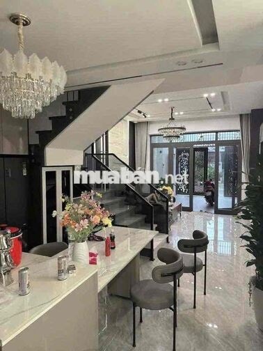 Cho thuê nhà 3 tầng mặt tiền đường Lê Thiệt, Liên Chiểu, Đà Nẵng. Gần
