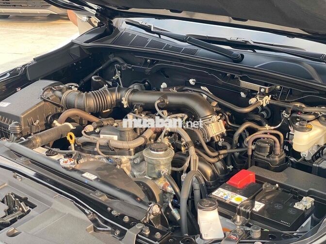 Toyota Fortuner Legender 2025 2.7V 4x4 AT Đen