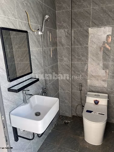 nhà khu Vip gần sát phan Xích long . giá rẻ cho nhà đầu tư