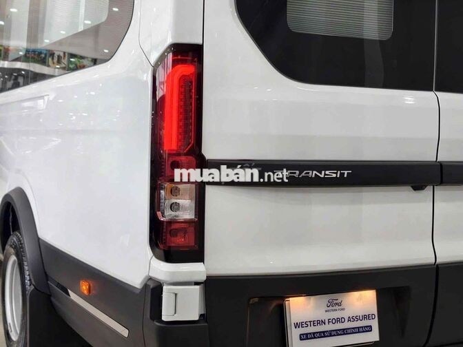 Ford Transit Premium 2025 Trắng 5.800km