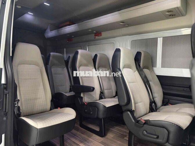 Ford Transit Premium 2025 Trắng 5.800km