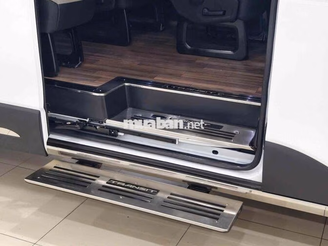 Ford Transit Premium 2025 Trắng 5.800km