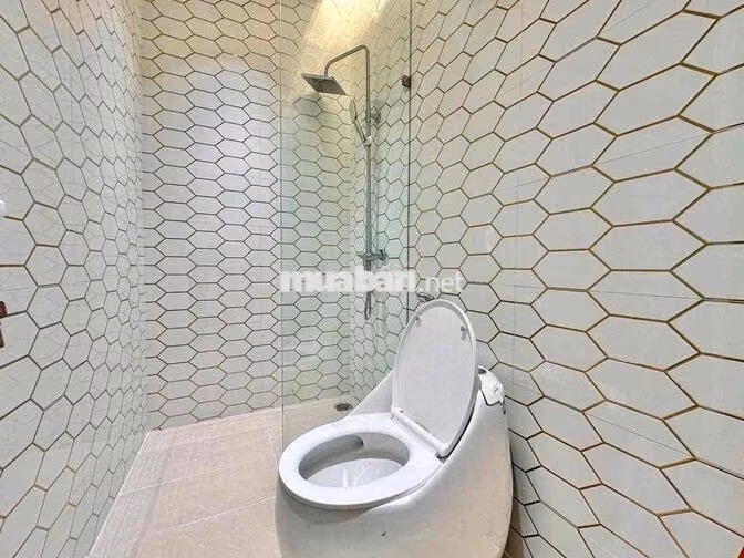 Cho thuê nhà hẻm Bành Văn Trân , Tân Bình. 3 Tầng ( 3PN-3WC ) .