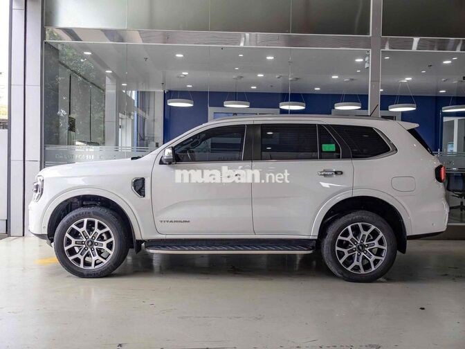 Ford Everest Titanium 4x4 2024 Trắng