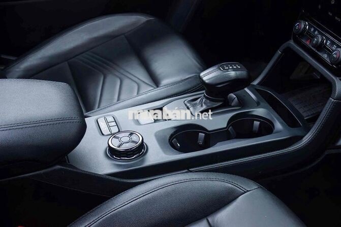 Ford Everest Titanium 4x4 2022 70.000km Nâu