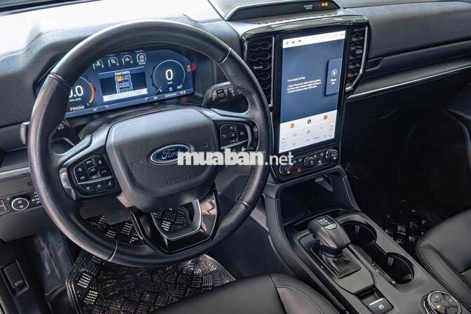 Ford Everest Titanium 4x4 2024 Trắng