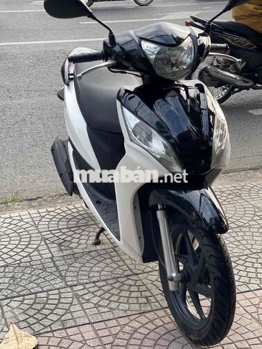 Honda Vision Trắng đen