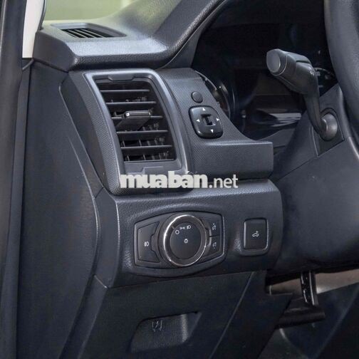 Ford Ranger XLS 4x2 AT 2019 Trắng 187.000km