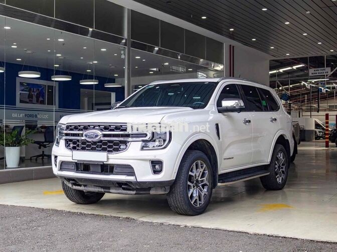 Ford Everest Titanium 4x4 2024 Trắng