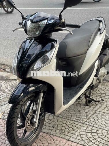 Honda Vision Trắng đen