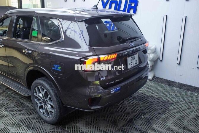 Ford Everest Titanium 4x4 2022 70.000km Nâu