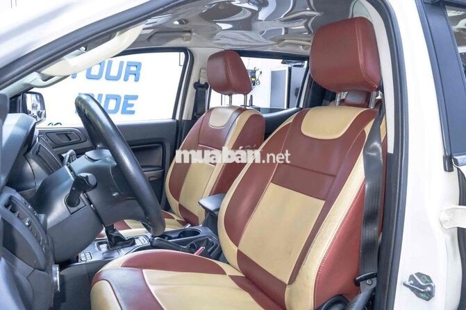 Ford Ranger XLS 4x2 AT 2019 Trắng 187.000km