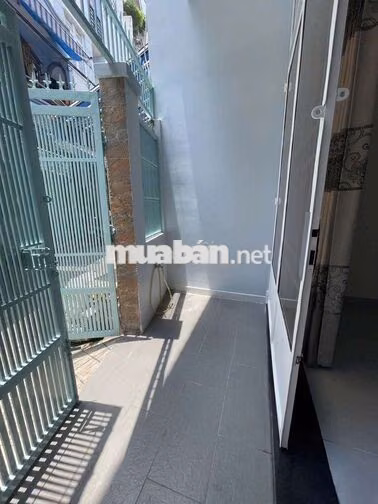 Nhà Hẻm xe hơi, 2PN, 2WC. Tân Bình 