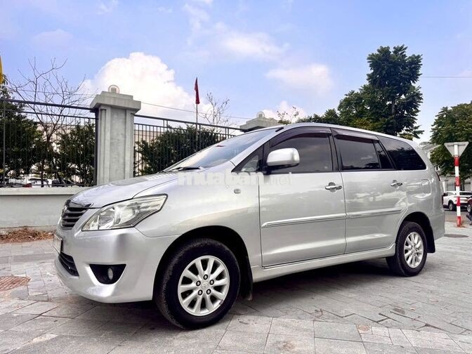 Toyota Innova 2.0G AT 2012 Bạc