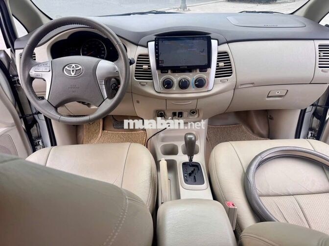 Toyota Innova 2.0G AT 2012 Bạc