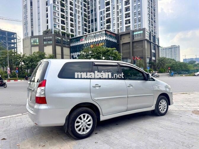 Toyota Innova 2.0G AT 2012 Bạc