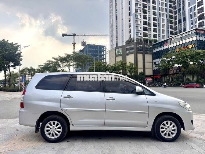 Toyota Innova 2.0G AT 2012 Bạc