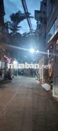 cho thuê nhà 3 tầng hẻm xe hơi Huỳnh Thị Hai 10 triệu