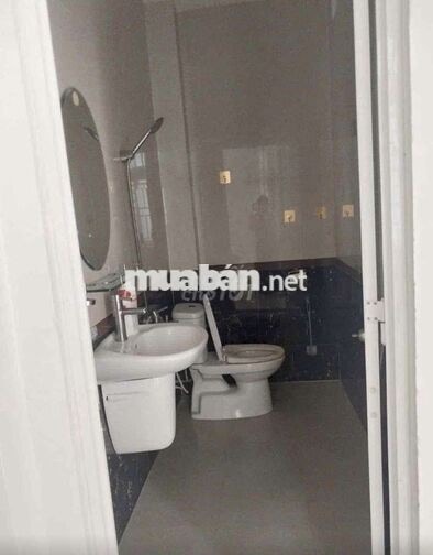 cho thuê nhà 3 tầng hẻm xe hơi Huỳnh Thị Hai 10 triệu