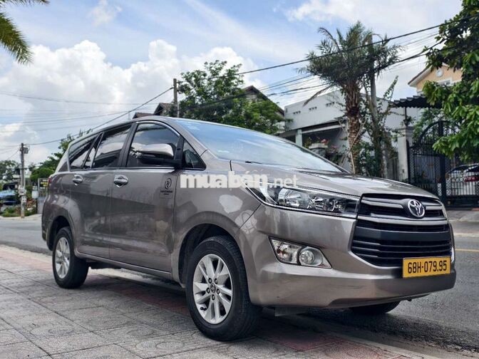 Toyota Innova 2019 Số sàn Nâu vàng 8 chỗ