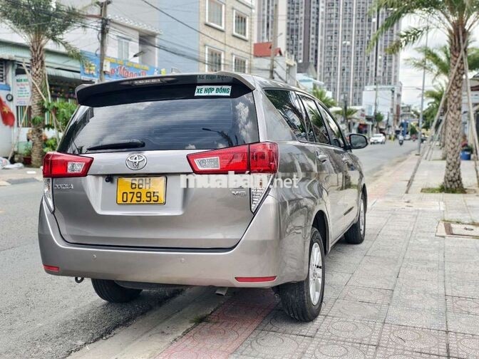 Toyota Innova 2019 Số sàn Nâu vàng 8 chỗ