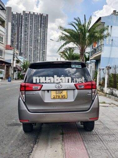 Toyota Innova 2019 Số sàn Nâu vàng 8 chỗ