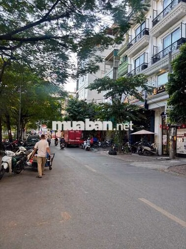 Nhà  mặt phố Nguyễn Khang , Dt 40m2 x 3 tầng kinh doanh mọi loại hình