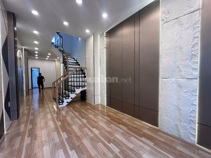Bán nhà mặt tiền Cô Giang, Phường Cầu Kiệu, TPHCM
