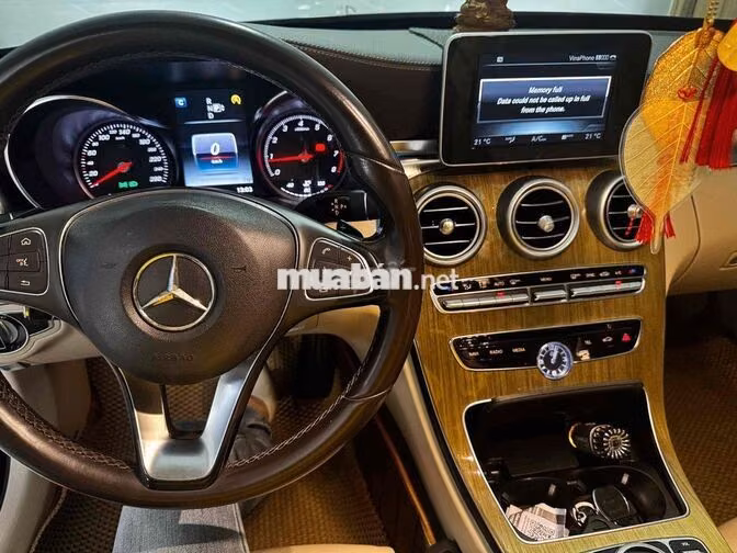 Mercedes C250 2015 Đen, chính chủ, còn zin.